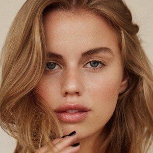 Effy Harvard image 4