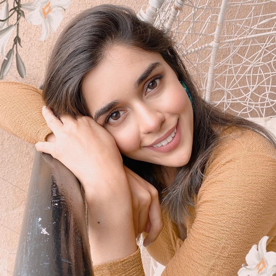 Eisha Singh image 2