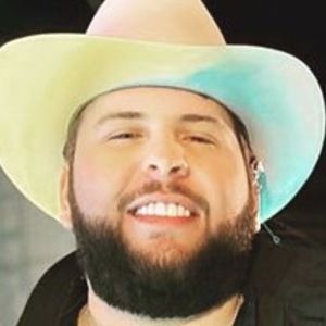 El Fantasma, 35 (World Music Singer)