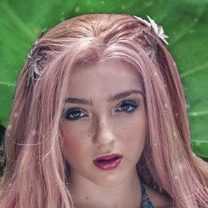 Elaine Haro, 22 (TV Actress)