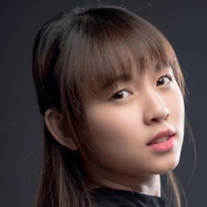 Elaine Hartanto, 29 (流行歌手)