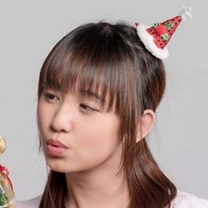 Elaine Hartanto, 29 (Pop Singer)