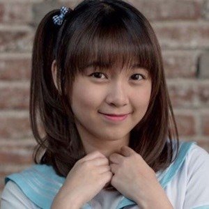 Elaine Hartanto, 29 (流行歌手)