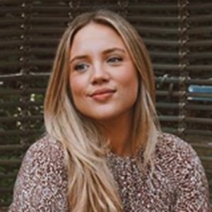 Elanna Pecherle, 34 (YouTuber)