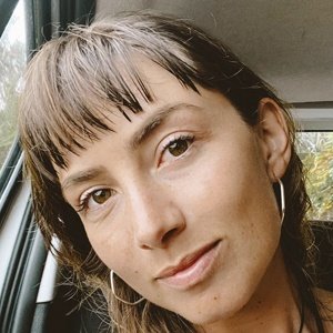 Elayna Carausu, 32 (YouTube明星)