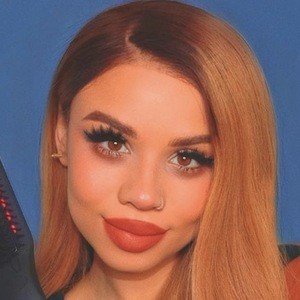 Eleanor Barnes, 29 (Instagram Star)