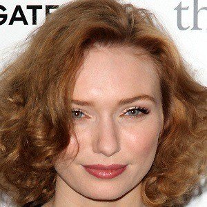 Eleanor Tomlinson, 31 (Actriz de Cine)