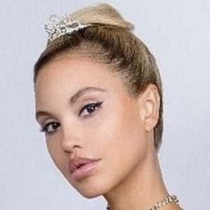 Elena Belle, 40 (Model)