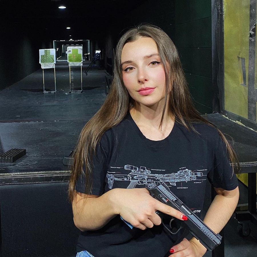 Elena Deligioz, 31 (Звезда Инстаграма)