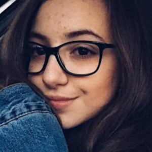 Elena Hasna, 24 (Pop Singer)