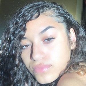 Eleniza Familia, 20 (TikTok Star)