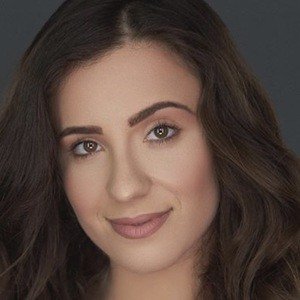 Eliana Ghen, 32 (Attrice TV)