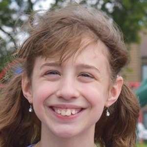 Eliana Jones, 19 (Pop Singer)