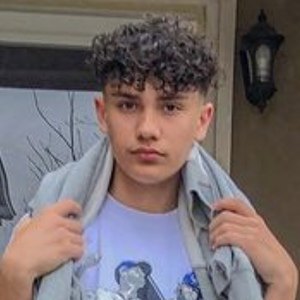 Elias Tapia, 19 (TikTok明星)