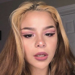 Elina Anker, 22 (TikTok Star)