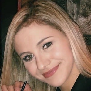 Elina Yael, 24 (TikTok明星)