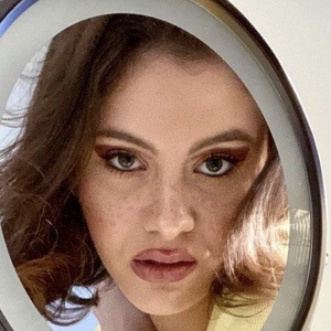 elinayael_, 24 (TikTok Star)