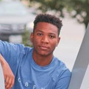 Eliott Brown, 24 (Estrella de TikTok)