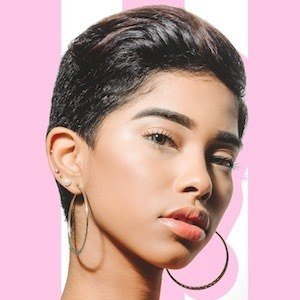 Elisama Méndez, 27 (YouTube Star)