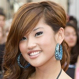 Elise Estrada, 38 (Chanteuse pop)