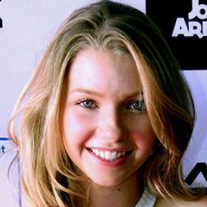 Elise Luthman, 26 (TV Actress)