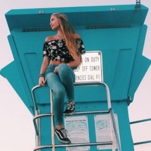 Elissa Deheart, 23 (Instagram Star)