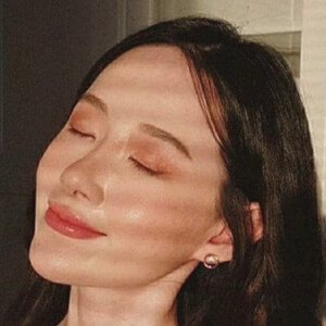 Elissa Yamada, 36 (Blogger)