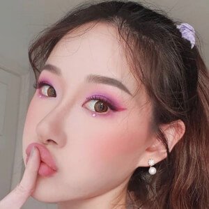 Elissa Yamada, 36 (Blogger)