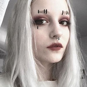 Eliza Prax, 28 (Instagram明星)