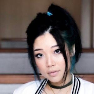 Elizabeth Boon, 33 (記者)