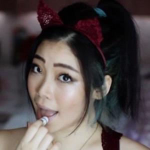 Elizabeth Boon, 33 (Journalist)