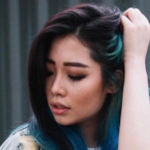 Elizabeth Boon, 33 (Журналист)