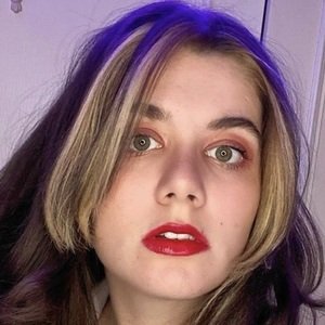 Elizabeth Kiss, 22 (TikTok Star)