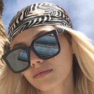 Elizabeth Seward, 25 (Model)