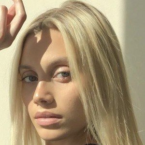 Elizabeth Seward, 25 (Model)