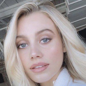 Elizabeth Seward, 25 (Model)