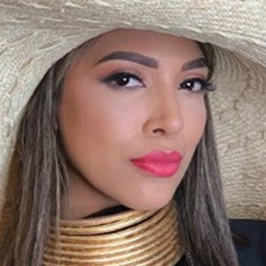 Elizabeth Sinai, 32 (TV Show Host)