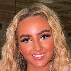 Ella Burke, 23 (TikTok Star)