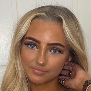 Ella Burke, 23 (TikTok Star)
