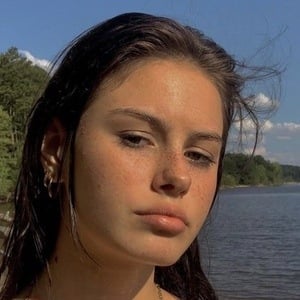 Ella Dejong, 20 (TikTok Star)