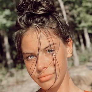 Ella Dejong, 20 (TikTok Star)