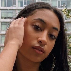 Ella Lucas, 22 (TikTok明星)