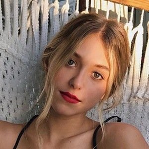 Ella McFadin, 28 (Instagram Star)