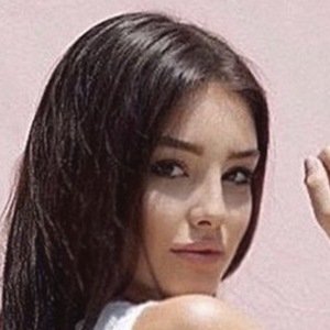 Ella Orten, 25 (TikTok Star)