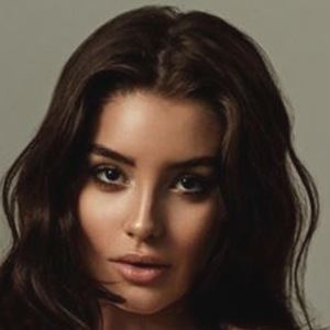 Ella Orten, 25 (TikTok Star)