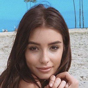 Ella Orten, 25 (TikTok Star)