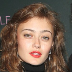 Ella Purnell (Movie Actress) - Age, Birthday, Bio, Facts, Family, Net