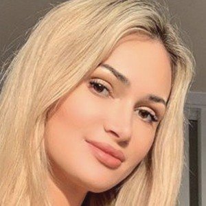 Ella Rose, 34 (Model)