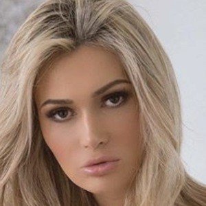 Ella Rose, 34 (Người mẫu)