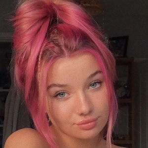 Ella Rose Howes, 21 (TikTok明星)